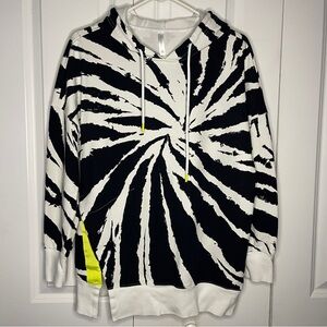 Fabletics Jasmine Size Small Side Slit Pullover Hoodie Black White Big Spinner